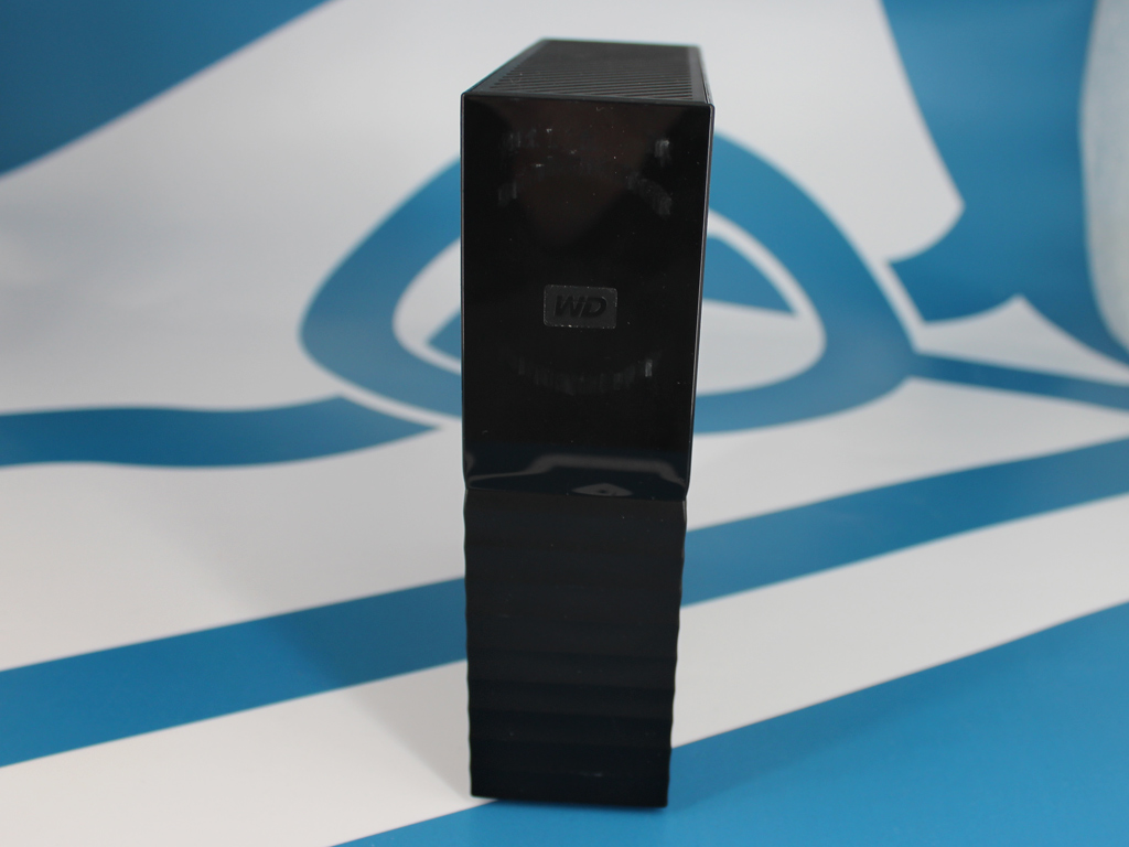 Anschlüsse befinden sich auf der Rückseite