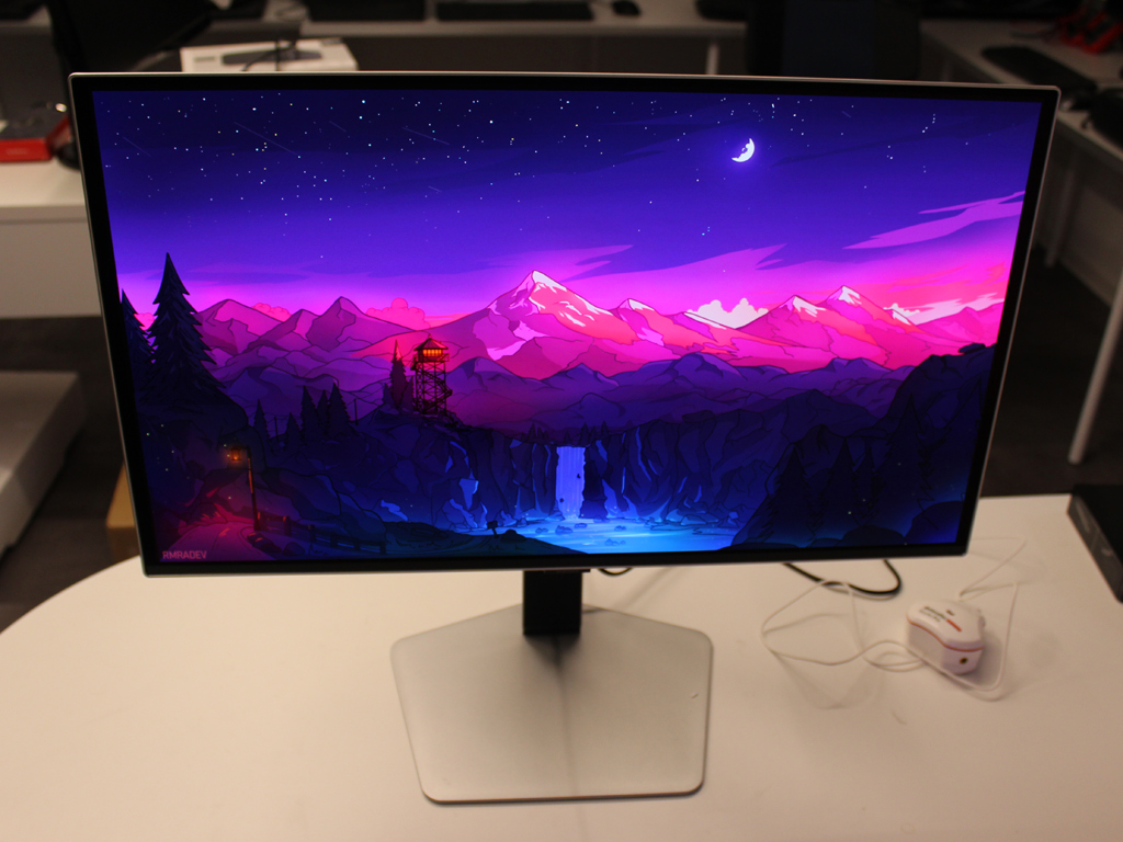 Der 27 Zoll große Samsung Odyssey OLED G60SF ist ein echtes Gaming-Flaggschiff.